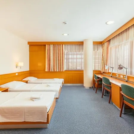 Barka Motel 4*